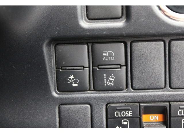 
								TOYOTA VOXY 2019 full									