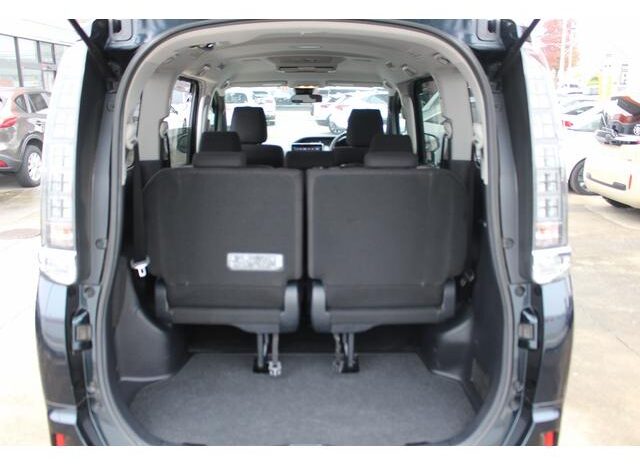 
								TOYOTA VOXY 2016 full									