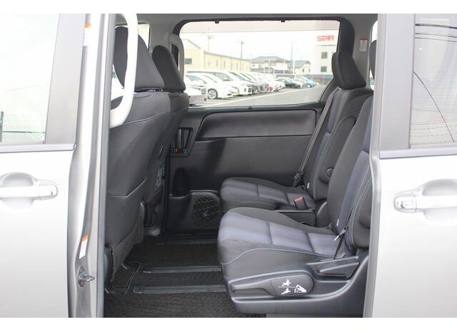 
								TOYOTA VOXY 2016 full									