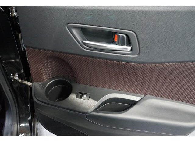 
								TOYOTA C-HR 2019 full									