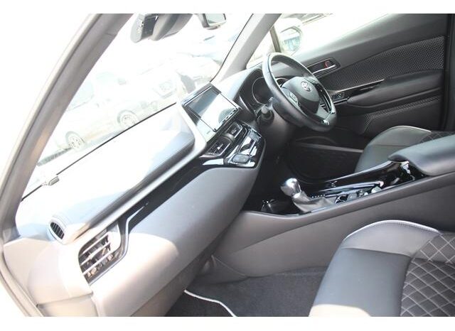 
								TOYOTA C-HR 2019 full									