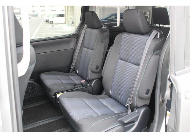 
								TOYOTA VOXY 2016 full									