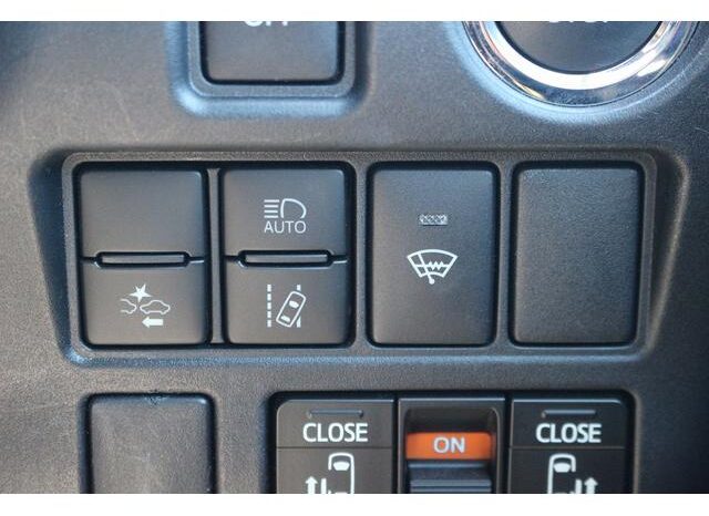 
								TOYOTA VOXY 2019 full									