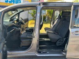 
										TOYOTA VOXY 2019 full									