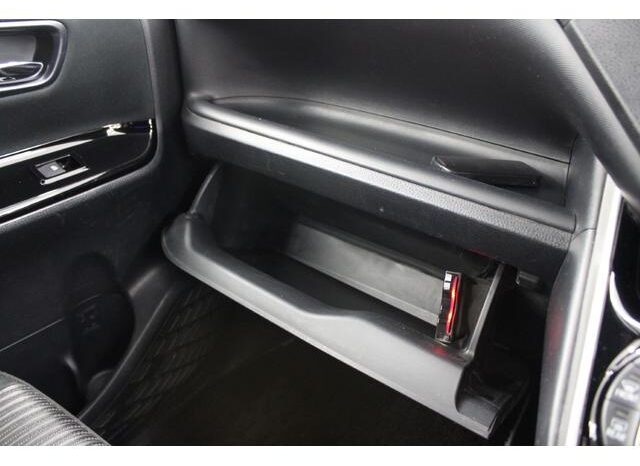 
								TOYOTA VOXY 2019 full									