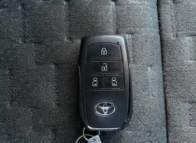 
								TOYOTA VOXY 2022 full									