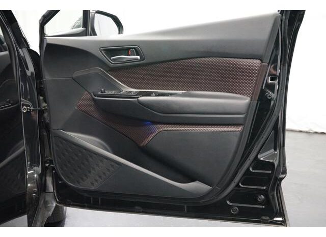 
								TOYOTA C-HR 2018 full									