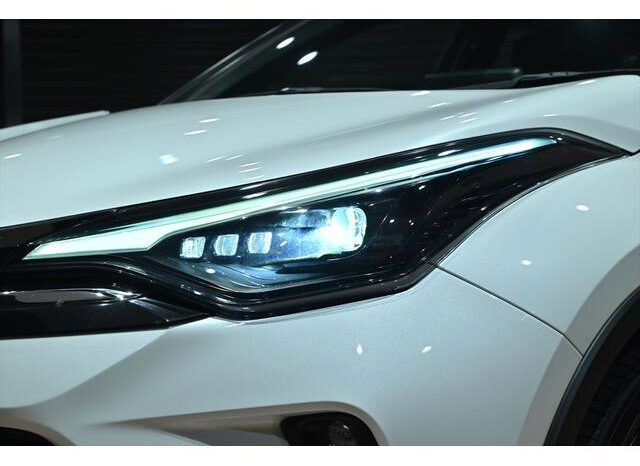 
								TOYOTA C-HR 2022 full									