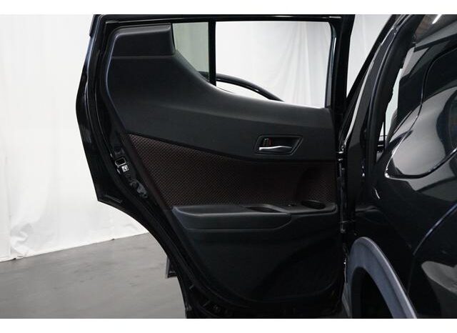 
								TOYOTA C-HR 2019 full									