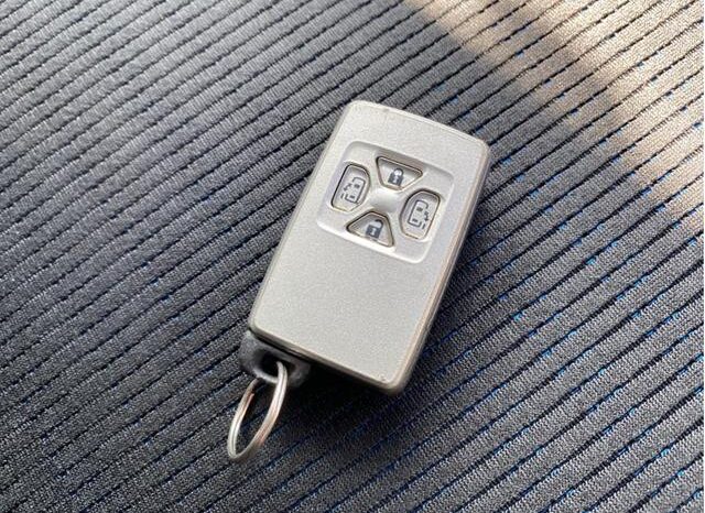 
								TOYOTA VOVY 2009 full									