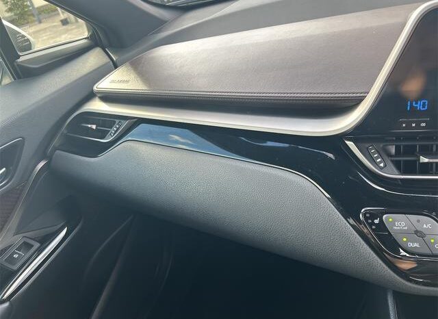 
								TOYOTA C-HR 2017 full									