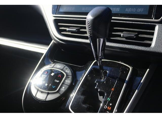 
								TOYOTA VOXY 2019 full									