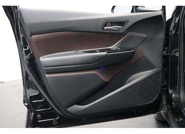 
								TOYOTA C-HR 2018 full									