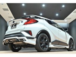 
										TOYOTA C-HR 2022 full									