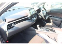 
										TOYOTA C-HR 2017 full									