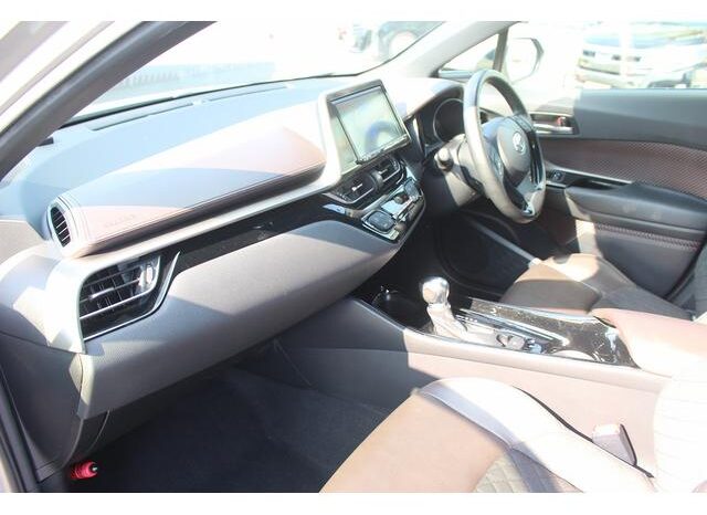 
								TOYOTA C-HR 2017 full									