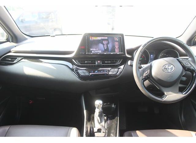 
								TOYOTA C-HR 2017 full									