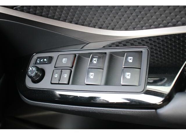 
								TOYOTA C-HR 2019 full									