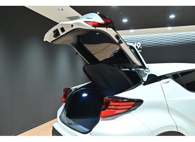 
								TOYOTA C-HR 2022 full									