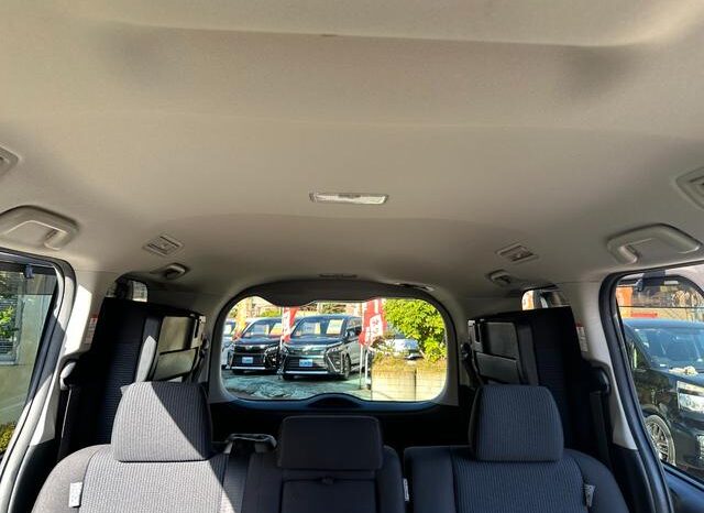 
								TOYOTA VOXY 2019 full									