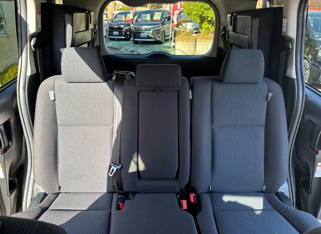 
								TOYOTA VOXY 2019 full									