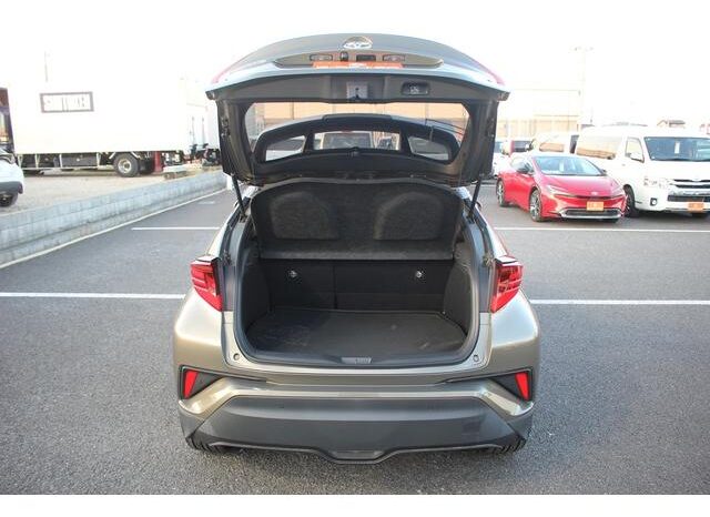 
								TOYOTA C-HR 2020 full									