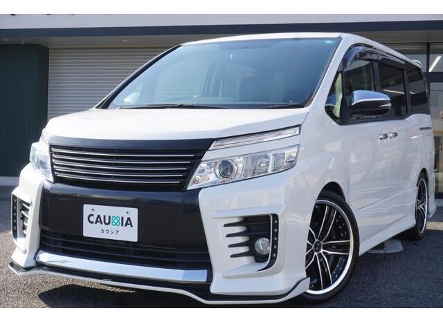 
								TOYOTA VOXY 2015 full									