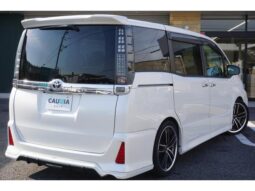 
										TOYOTA VOXY 2015 full									