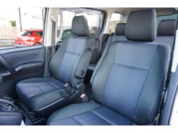 
										TOYOTA VOXY 2015 full									