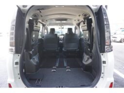 
										TOYOTA VOXY 2015 full									