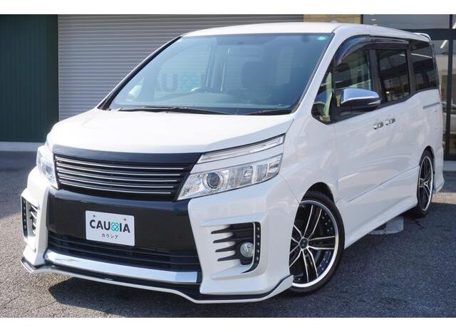 
								TOYOTA VOXY 2015 full									