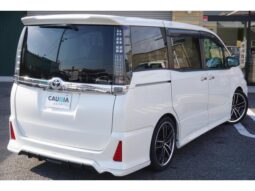 
										TOYOTA VOXY 2015 full									