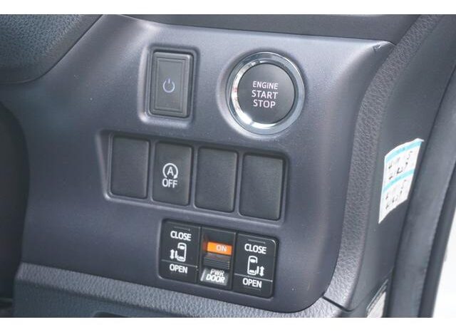 
								TOYOTA VOXY 2015 full									