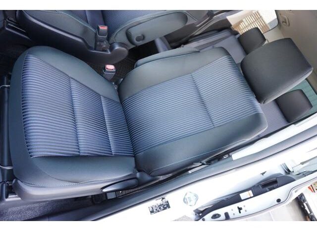 
								TOYOTA VOXY 2015 full									