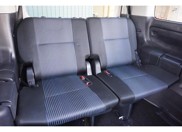 
								TOYOTA VOXY 2015 full									