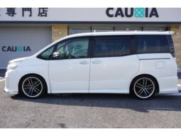 
										TOYOTA VOXY 2015 full									