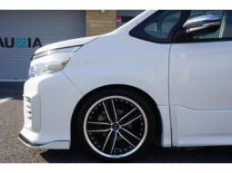 
										TOYOTA VOXY 2015 full									