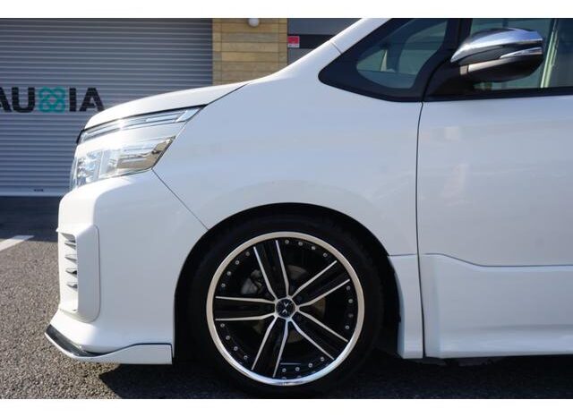 
								TOYOTA VOXY 2015 full									