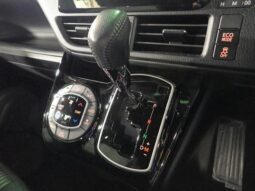 
										TOYOTA VOXY 2018 full									