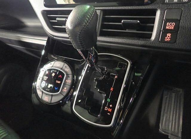 
								TOYOTA VOXY 2018 full									