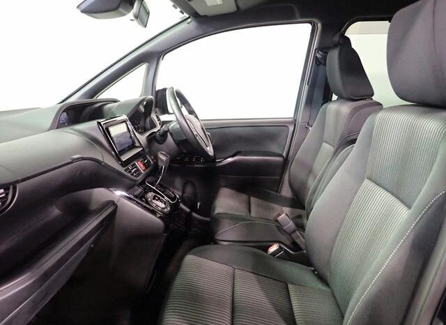 
								TOYOTA VOXY 2018 full									