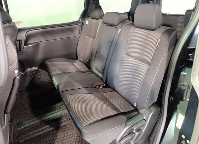 
								TOYOTA VOXY 2018 full									