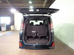 
										TOYOTA VOXY 2018 full									