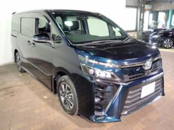 TOYOTA VOXY 2018