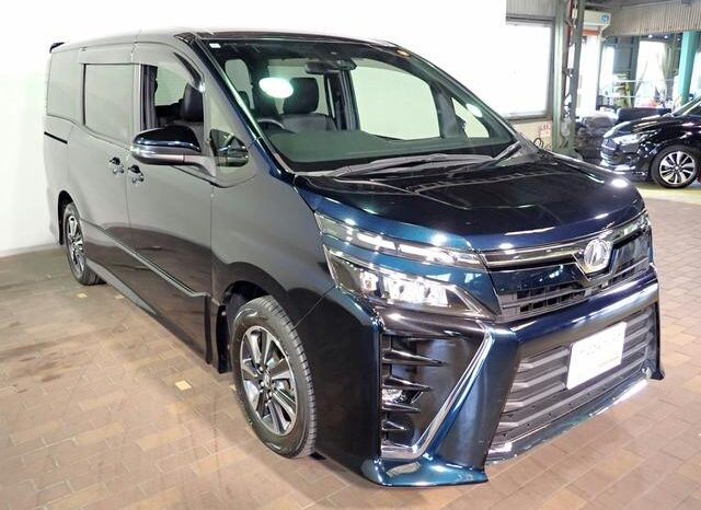 
								TOYOTA VOXY 2018 full									