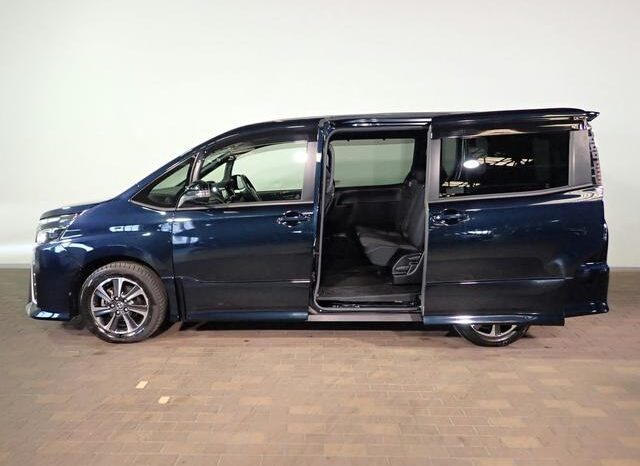 
								TOYOTA VOXY 2018 full									