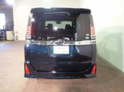 
										TOYOTA VOXY 2018 full									