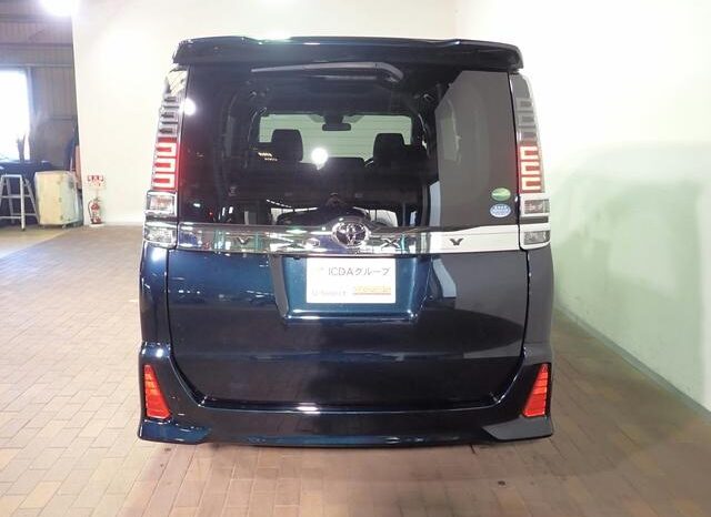 
								TOYOTA VOXY 2018 full									