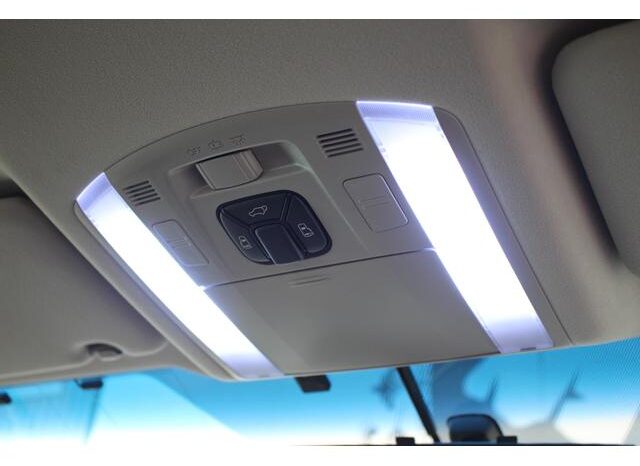 
								TOYOTA VELLFIRE 2010 full									