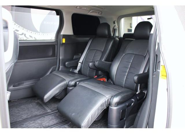 
								TOYOTA VELLFIRE 2010 full									